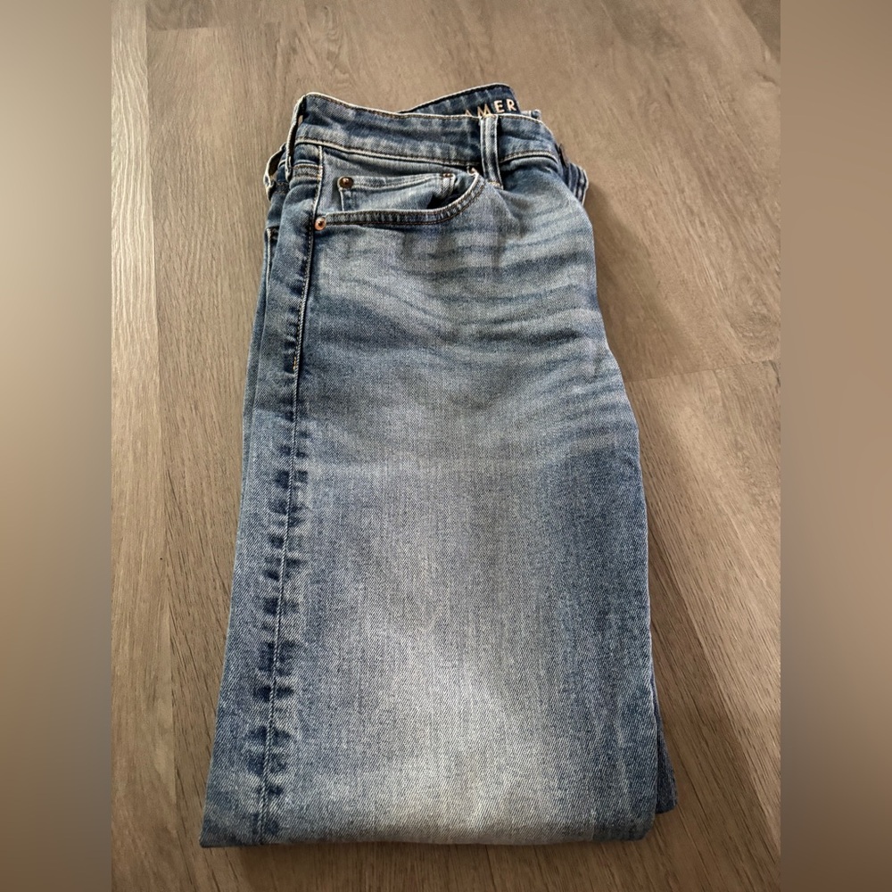 Men's Blue Washed Jeans - Classic Straight Fit